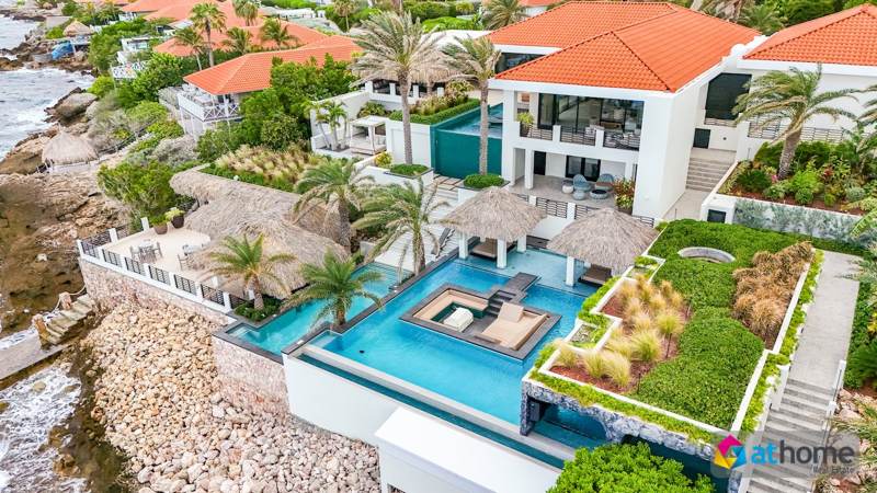 Meest Exclusieve Luxe Villa direct aan Zee met Zwembaden op Boca Gentil te Koop — Boca Gentil