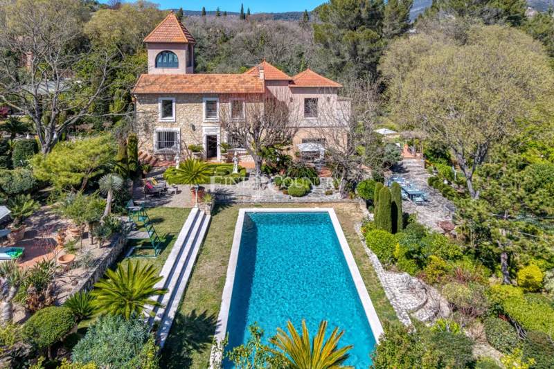 Villa for sale in Grasse — Grasse
